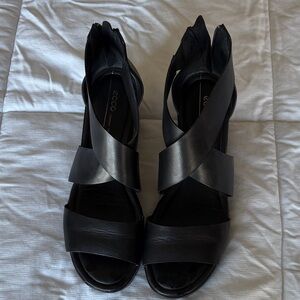 Ecco Women's Black Leather Crisscross Heeled Sandals